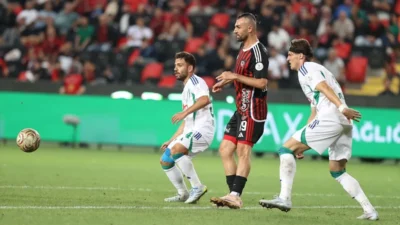 Trendyol Süper Lig’in 3. haftasında Çaykur Rizespor, deplasmanda Gaziantep FK’yı