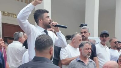 Adana'da servis taşımacıları, Büyükşehir Belediyesinin 300 yeni servis plakası için