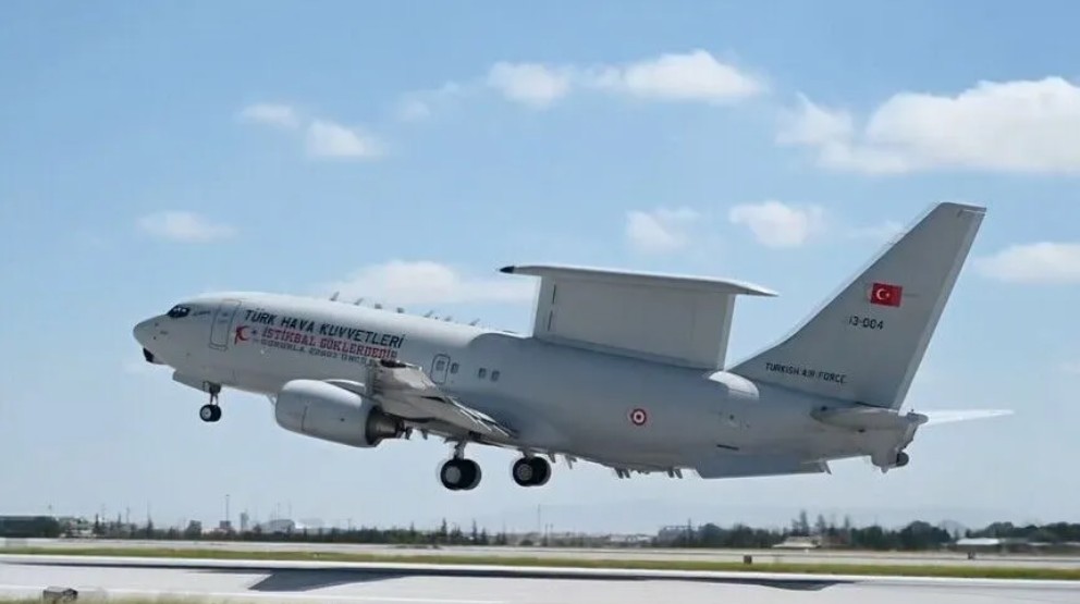 Türk Hava Kuvvetlerine ait F-16, E-7T ve KC-135R uçakları, Romanya