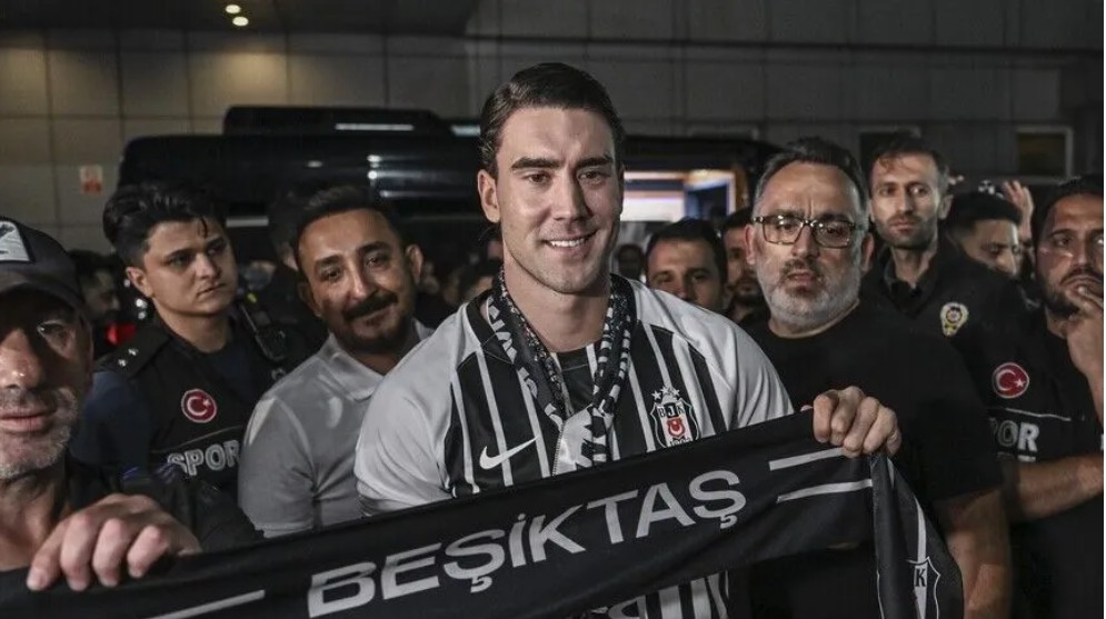 Beşiktaş, Sırp golcü Dusan Vlahovic ile 2028-2029 sezonu sonuna kadar