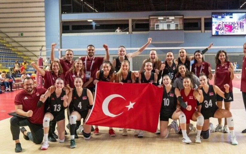 20. Akdeniz Oyunları’nda mücadele eden Kadın Milli Voleybol Takımı, yarı