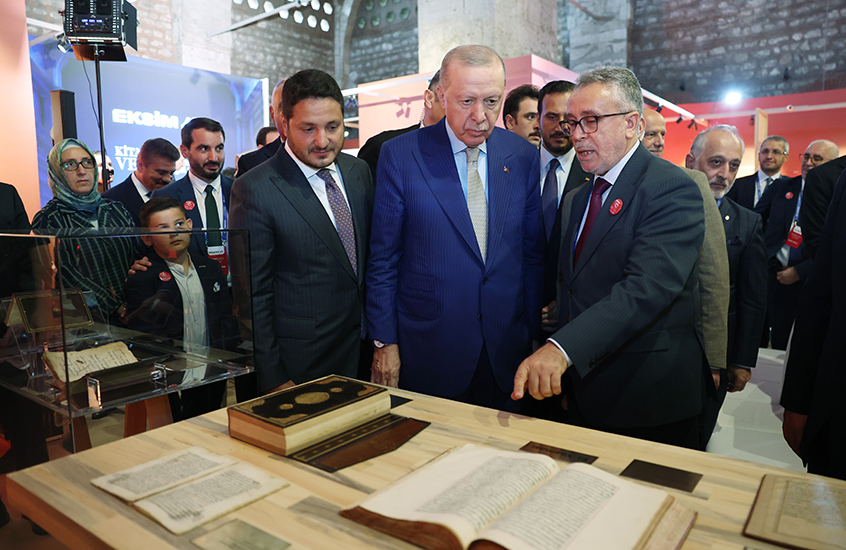 Cumhurbaşkanı Recep Tayyip Erdoğan, İstanbul’da düzenlenen “Kitaba Vefa: Cilt Sanatı