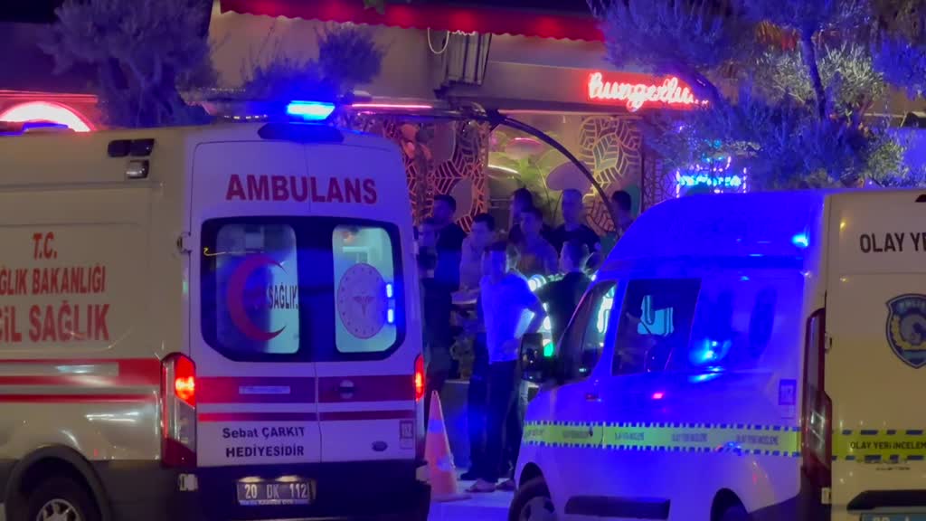 Denizli’nin Merkezefendi ilçesinde bir restoranda iki grup arasında çıkan silahlı