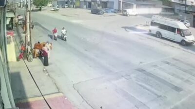 Adana’nın merkez Yüreğir ilçesinde iki motosikletin çarpışması sonucu anne ve