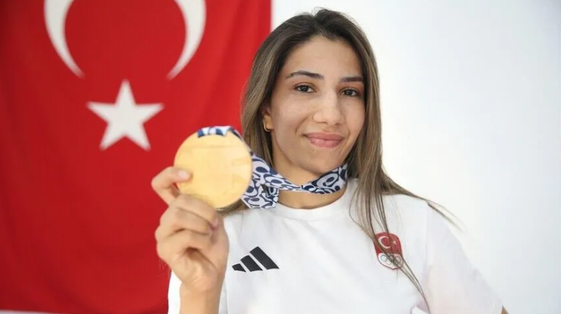 İtalya’nın Taranto kentinde düzenlenen 20. Akdeniz Oyunları’nda kadınlar 50 kiloda