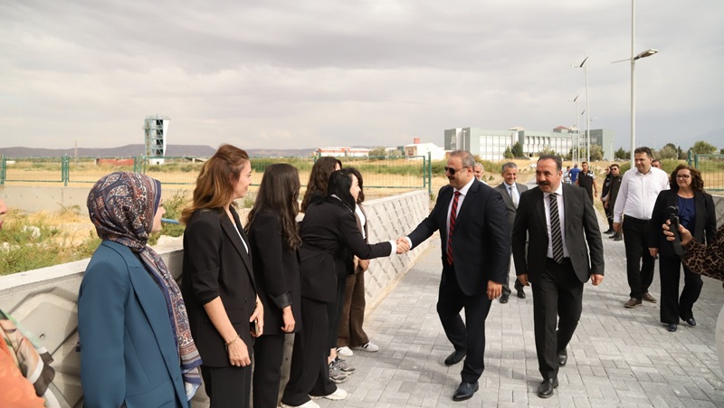 Aksaray Üniversitesi Kampüsü ile Mahperi Hatun Kız Öğrenci Yurdu arasındaki