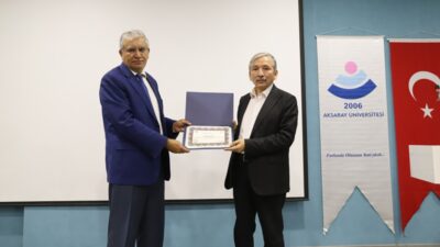 Aksaray Üniversitesi’nde öğrencilerle buluşan Prof. Dr. Süleyman Doğan, yapay zekânın
