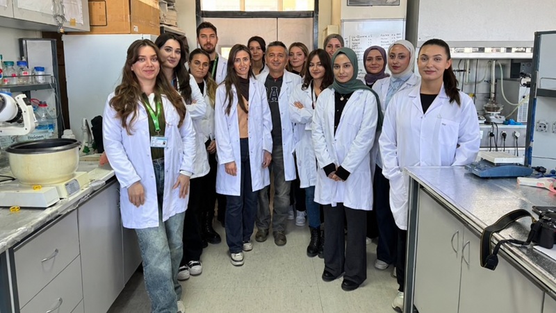Aksaray Üniversitesi Fen Edebiyat Fakültesi Kimya Bölümü Öğretim Üyesi Prof.