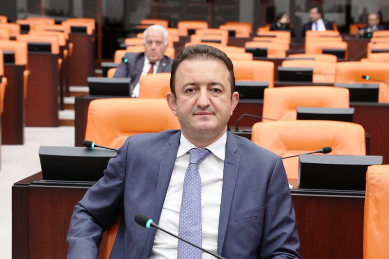 CHP Konya Milletvekili Barış Bektaş, kamuoyunun gündemindeki fon soruşturmasına ilişkin