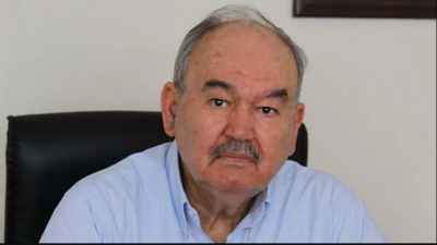 İzmir Büyükşehir Belediye Başkanlığı görevini iki ayrı dönemde yürüten Burhan