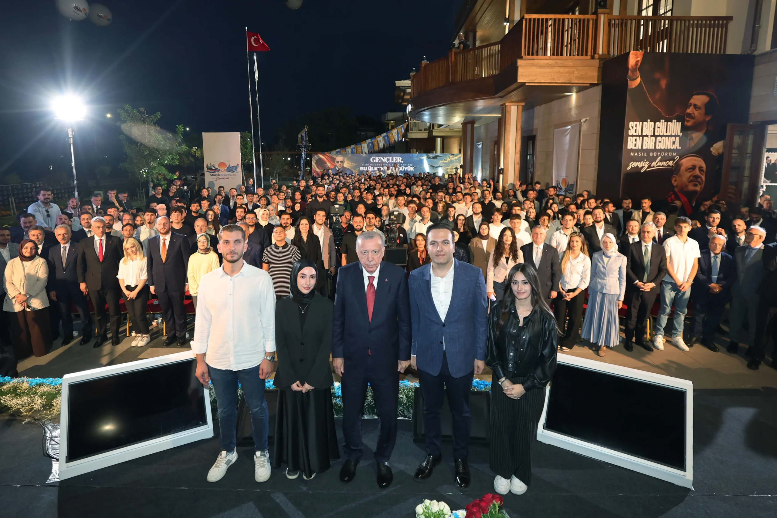 Cumhurbaşkanı Recep Tayyip Erdoğan, Samsun’da düzenlenen “Gençlerle Buluşma” programında iç