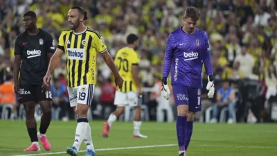 Fenerbahçe, sezonun ilk derbisinde Kadıköy’de öne geçtiği maçta Beşiktaş’a 2-1