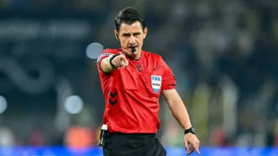 FIFA kokartlı hakem Halil Umut Meler, Çekya ile İngiltere arasındaki