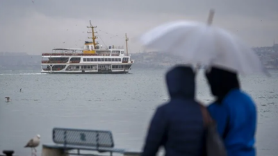 İstanbul Büyükşehir Belediyesi Afet Koordinasyon Merkezi (AKOM), kent genelinde etkili