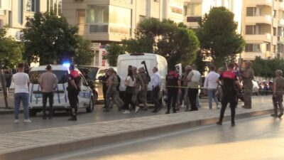 İzmir’in Karabağlar ilçesinde bir banka şubesinde yaşanan rehine krizi güvenlik