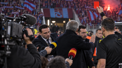 Trabzonspor-Galatasaray maçında kırmızı kart gören Okan Buruk’un yayıncı kuruluşa doğrudan