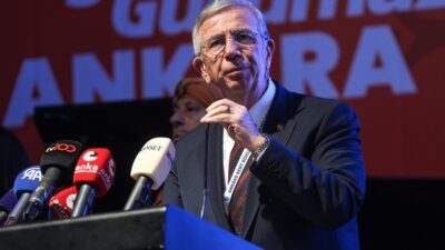 Ankara Büyükşehir Belediye Başkanı Mansur Yavaş, CHP’den ayrılacağı ve başka