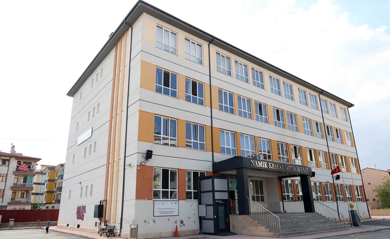 Karatay’da öğrencilerin ilgi ve yeteneklerini keşfetmelerine, teorik bilgilerini uygulamaya dönüştürmelerine