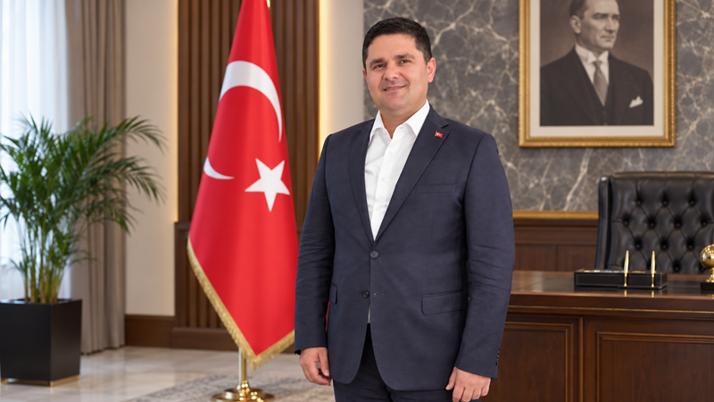 Ankara siyasetinde 23 Eylül 2026 günü peş peşe istifalar yaşandı.
