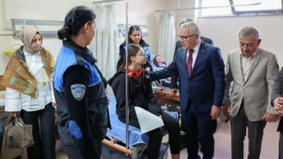 Sivas’ta öğrenci servisi ile polis ekip aracının çarpışması sonucu 13