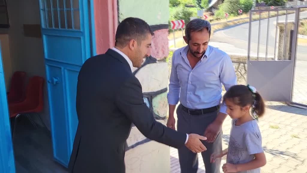 Adıyaman merkeze bağlı Ormaniçi Köyü’nde bulunan ilkokulda uyum haftası bu
