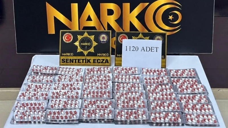 Yozgat’ın Sarıkaya ilçesinde polis ekiplerince düzenlenen uyuşturucu operasyonunda 1120 sentetik