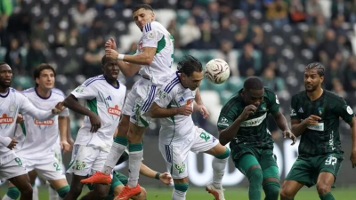 Trendyol Süper Lig'in 10. haftasında Kocaelispor ile Çaykur Rizespor arasında