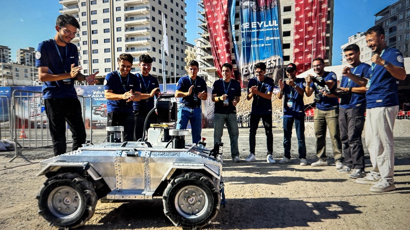 Konya Teknik Üniversitesi'nden 11 öğrencinin geliştirdiği insansız kara aracı İKA