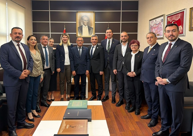 CHP Konya İl Başkanı Refik Serttaş ve beraberindeki heyet, olağan