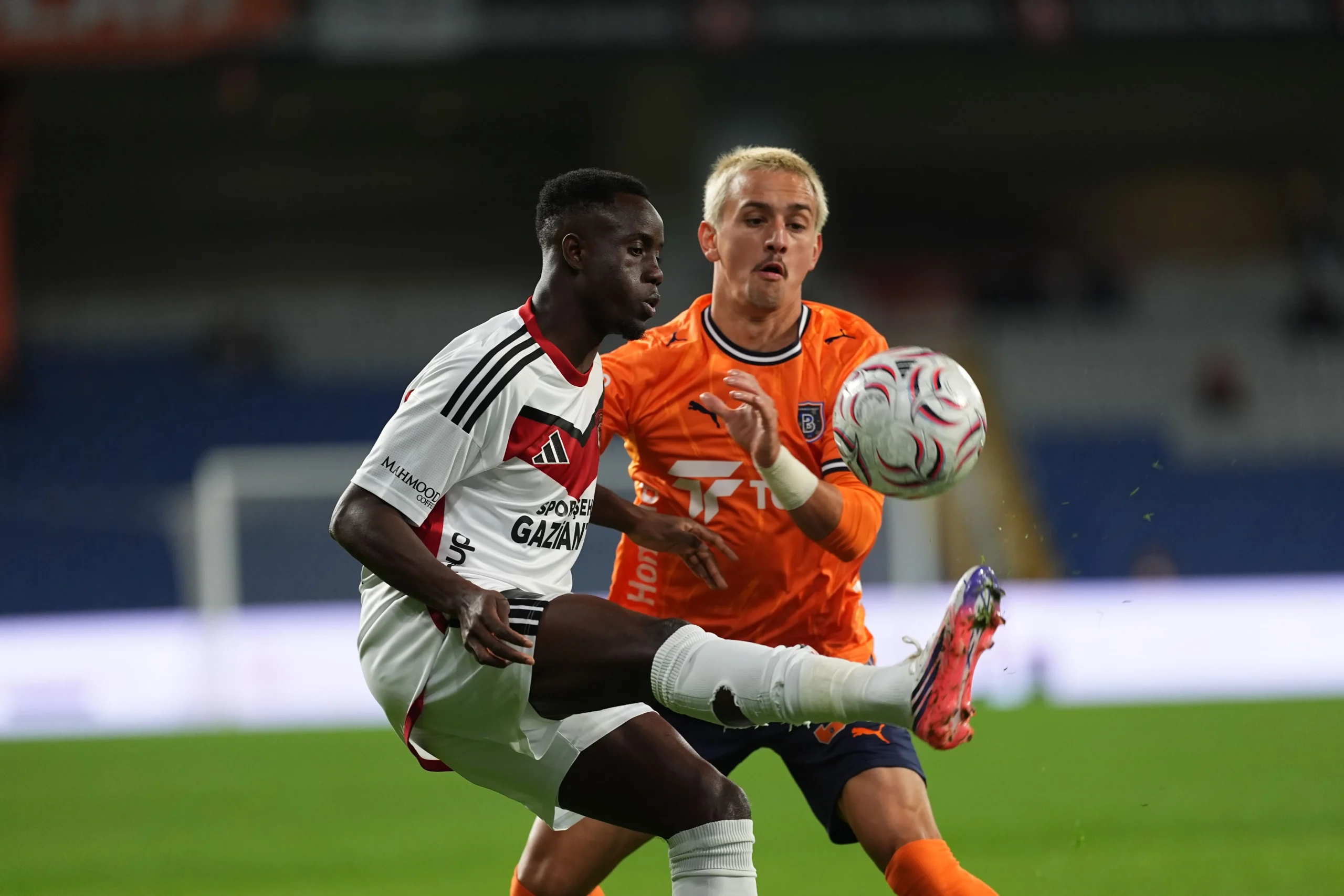 Trendyol Süper Lig’in 8. haftasında Başakşehir, sahasında Gaziantep FK’yi 2-1