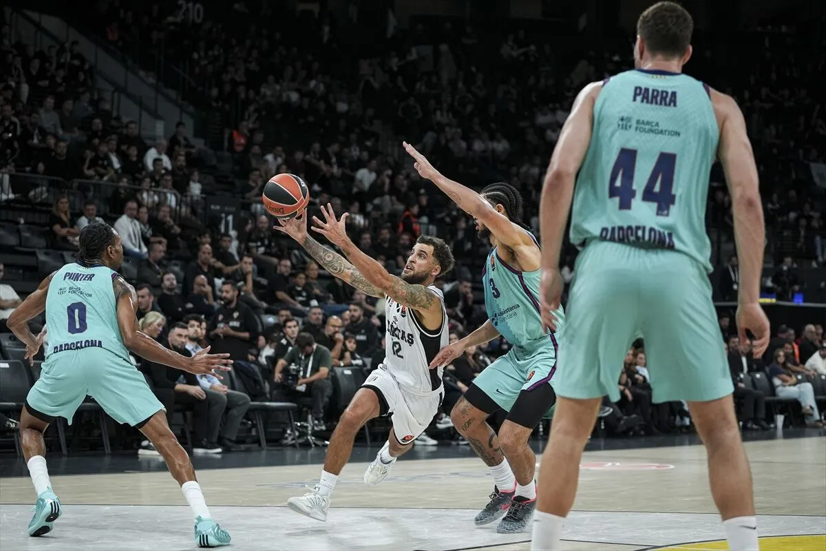 Basketbol Avrupa Ligi’nin üçüncü haftasında Beşiktaş, sahasında ağırladığı Barcelona’ya 95-82