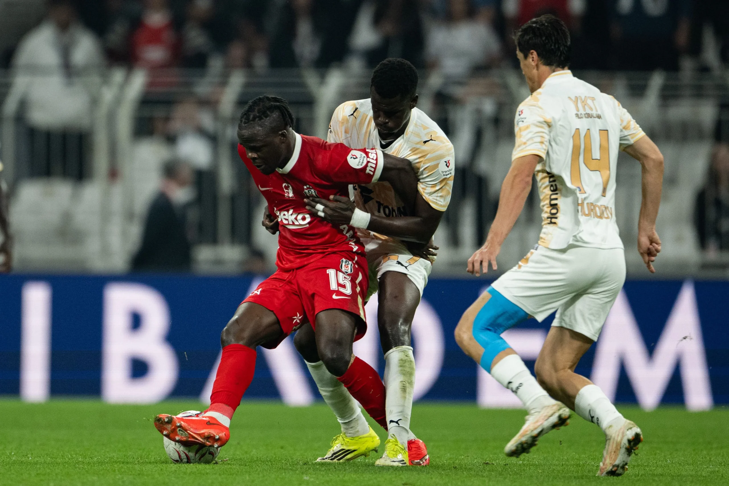Trendyol Süper Lig'in 9. haftasında Beşiktaş, sahasında İstanbul Başakşehir'i 2-0