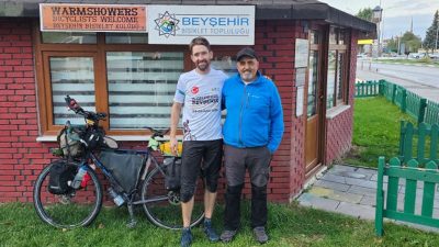 Avrupa turuna 6 ay önce başlayan ABD’li bisikletçi Kevin Crowley,