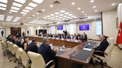 Çalışma ve Sosyal Güvenlik Bakanı Vedat Işıkhan başkanlığında toplanan Üçlü