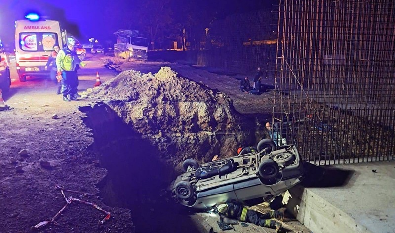 Eskişehir-Seyitgazi kara yolunda meydana gelen trafik kazasında, yol yapım çalışmaları