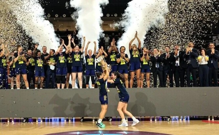 Fenerbahçe Tarfin, Mersin’de oynanan 2026 FIBA Kadınlar Süper Kupa maçında