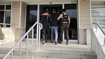 Kırıkkale’de haklarında farklı suçlardan kesinleşmiş hapis cezası bulunan 2 firari