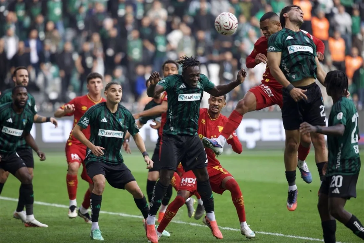 Trendyol Süper Lig’in 8. haftasında Göztepe, deplasmanda Kocaelispor’u 2-1 mağlup