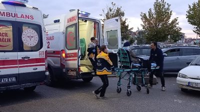 Konya’nın Beyşehir ilçesinde kontrolden çıkan otomobilin yol kenarına devrilmesi sonucu