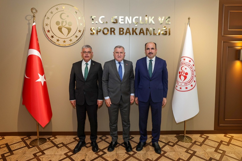 Konyaspor Başkanı Ömer Atiker ve Konya Büyükşehir Belediye Başkanı Uğur