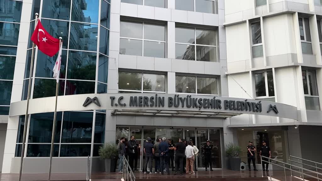 Mersin Cumhuriyet Başsavcılığınca yürütülen yolsuzluk soruşturması kapsamında Mersin Büyükşehir Belediyesi