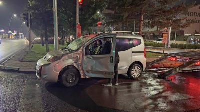 Niğde’nin Bor ilçesinde hafif ticari araç ile motosikletin çarpışması sonucu