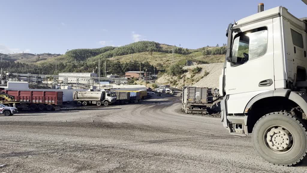 Manisa’nın Soma ilçesindeki bir maden ocağında meydana gelen göçükte 5