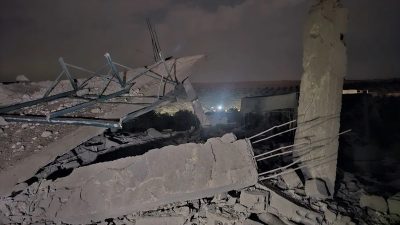 Suriye'nin güneyindeki Dera ilinde, Ürdün tarafından düzenlenen hava saldırılarında beş