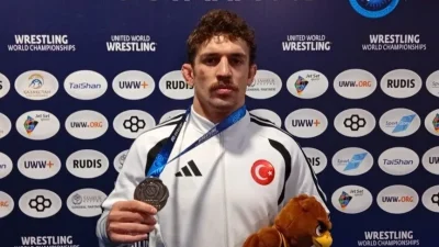 Kazakistan'ın başkenti Astana'da düzenlenen 2026 Dünya Güreş Şampiyonası'nda Türkiye'yi grekoromen